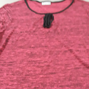 Catherines burgundy and black top